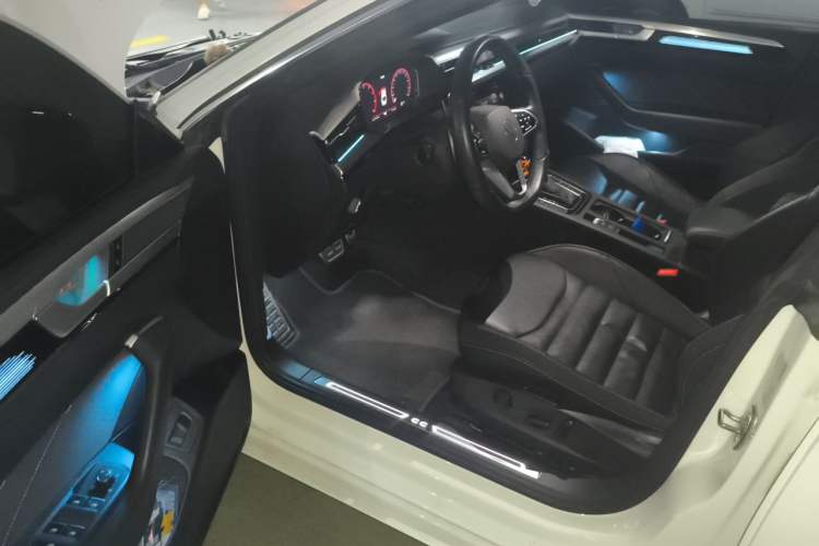 Used Volkswagen FAW-Volkswagen CC 2021 380TSI Striking Edition Driver Seat
