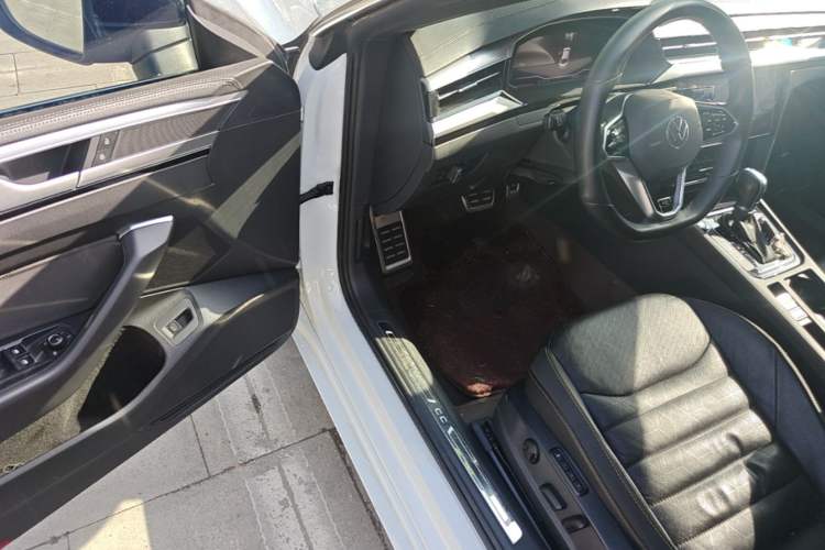 Used Volkswagen FAW-Volkswagen CC 2021 380TSI Striking Edition Driver Seat