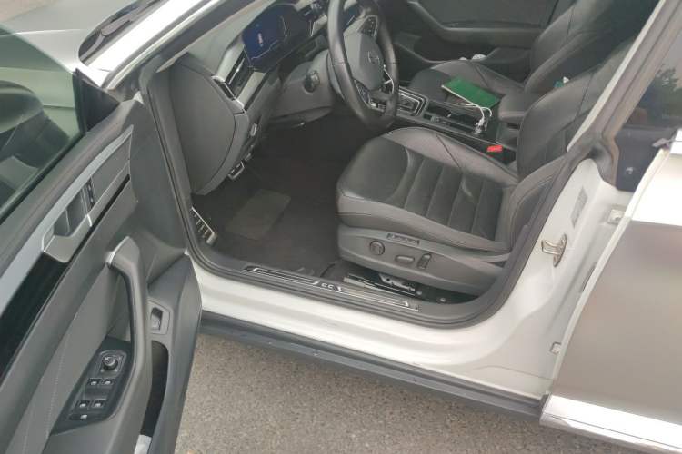 Used Volkswagen FAW-Volkswagen CC 2021 Estate Car 380TSI Vizion Edition Driver Seat