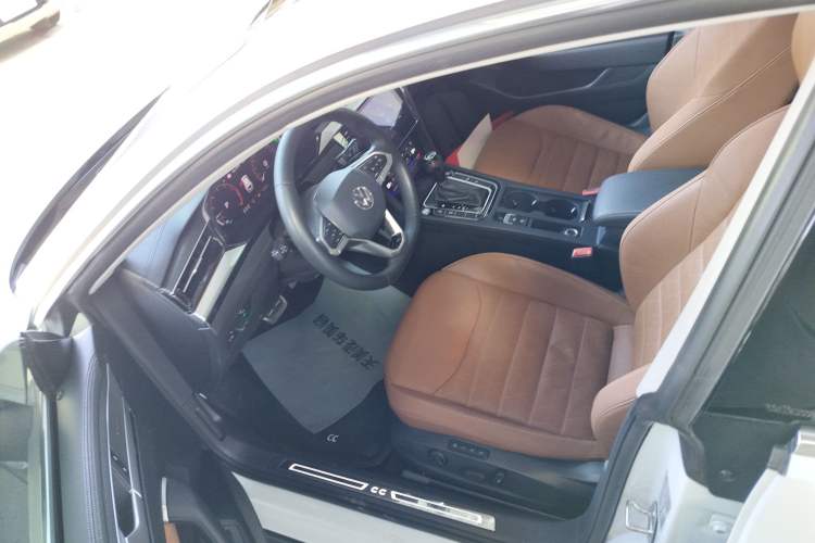 Used Volkswagen FAW-Volkswagen CC 2021 Estate Vehicle 380TSI Vizzion Edition Driver Seat