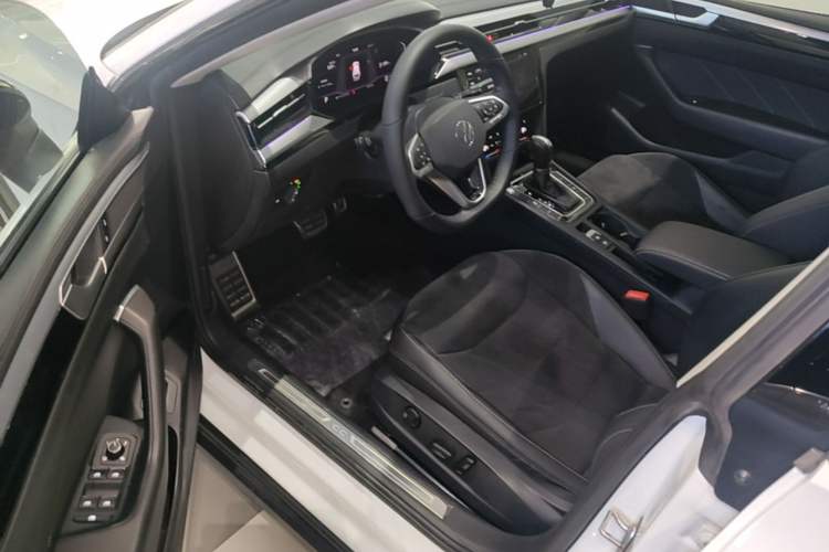 Used Volkswagen FAW-Volkswagen CC 2021 Estate Car 330TSI Hunter Vision Edition Driver Seat