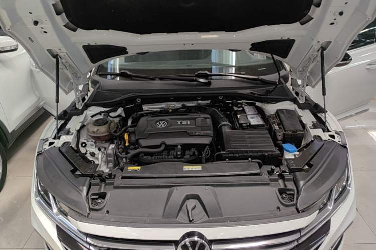 Used Volkswagen FAW-Volkswagen CC 2021 380TSI Striking Edition Engine Bay