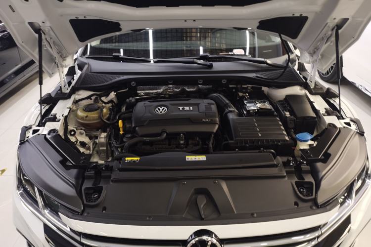 Used Volkswagen FAW-Volkswagen CC 2021 380TSI Striking Edition Engine Bay