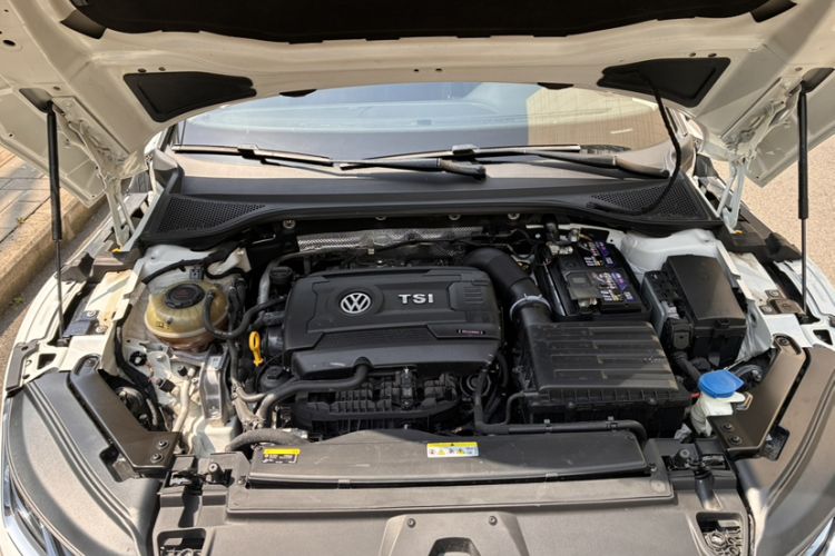 Used Volkswagen FAW-Volkswagen CC 2021 380TSI Striking Edition Engine Bay