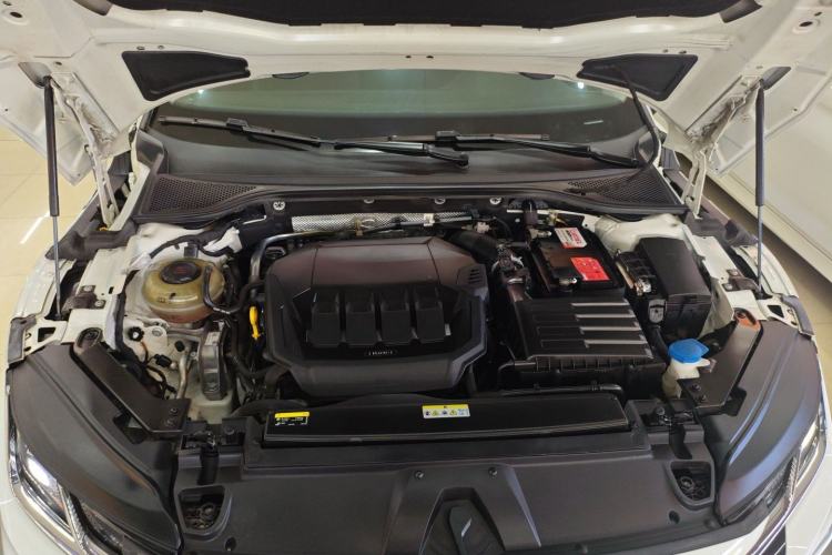 Used Volkswagen FAW-Volkswagen CC 2021 Estate Car 330TSI Hunter Vision Edition Engine Bay