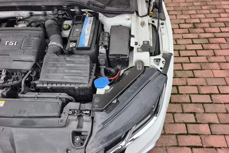 Used Volkswagen FAW-Volkswagen CC 2021 Estate Vehicle 380TSI Vizzion Edition Engine Bay Left