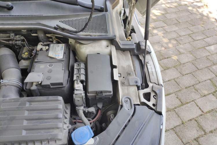 Used Volkswagen FAW-Volkswagen CC 2021 Estate Vehicle 380TSI Vizzion Edition Engine Bay Left