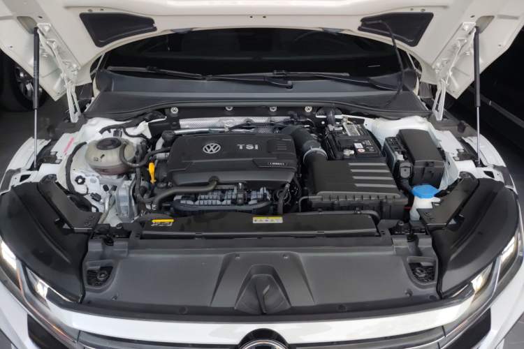 Used Volkswagen FAW-Volkswagen CC 2021 380TSI Striking Edition Engine Bay