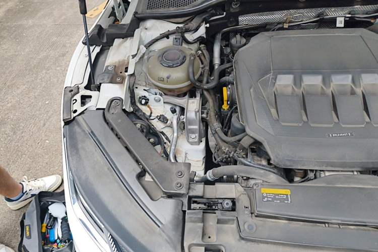 Used Volkswagen FAW-Volkswagen CC 2021 Estate Car 330TSI Hunter Vision Edition Engine Bay Right