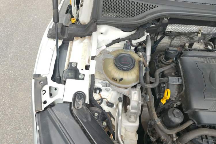 Used Volkswagen FAW-Volkswagen CC 2021 Estate Car 380TSI Vizion Edition Engine Bay Right