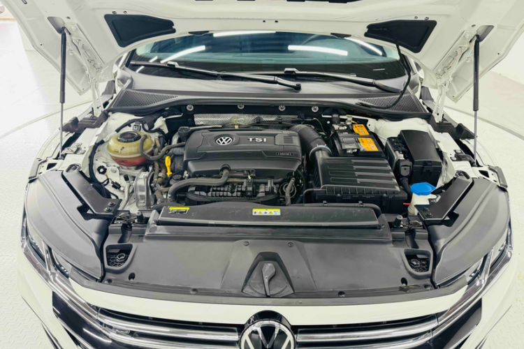 Used Volkswagen FAW-Volkswagen CC 2021 380TSI Striking Edition Engine Bay