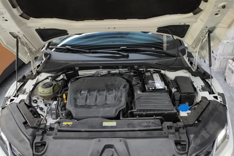 Used Volkswagen FAW-Volkswagen CC 2021 Estate Car 330TSI Hunter Vision Edition Engine Bay