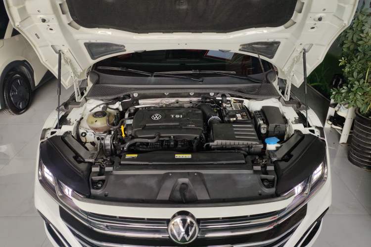 Used Volkswagen FAW-Volkswagen CC 2021 380TSI Striking Edition Engine Bay