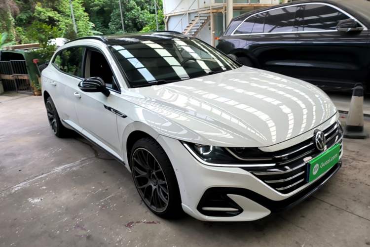Used Volkswagen FAW-Volkswagen CC 2021 Estate Car 380TSI Vizion Edition Front Right 45 Deg