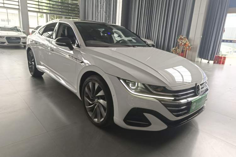 Used Volkswagen FAW-Volkswagen CC 2021 380TSI Striking Edition Front Right 45 Deg