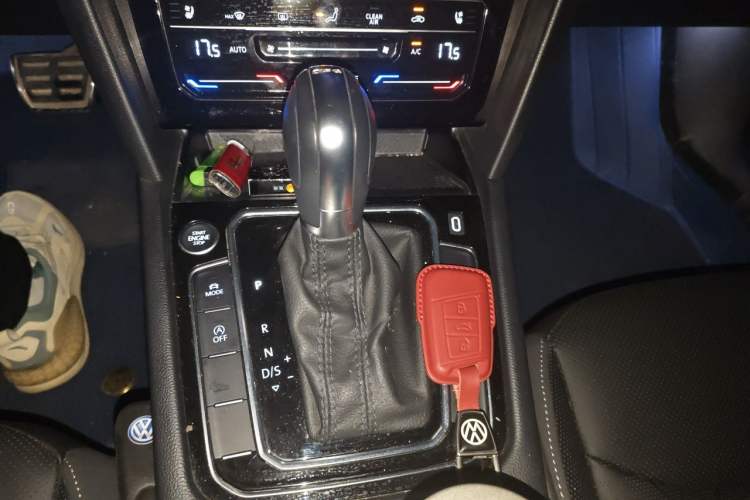 Used Volkswagen FAW-Volkswagen CC 2021 380TSI Striking Edition Gear Lever