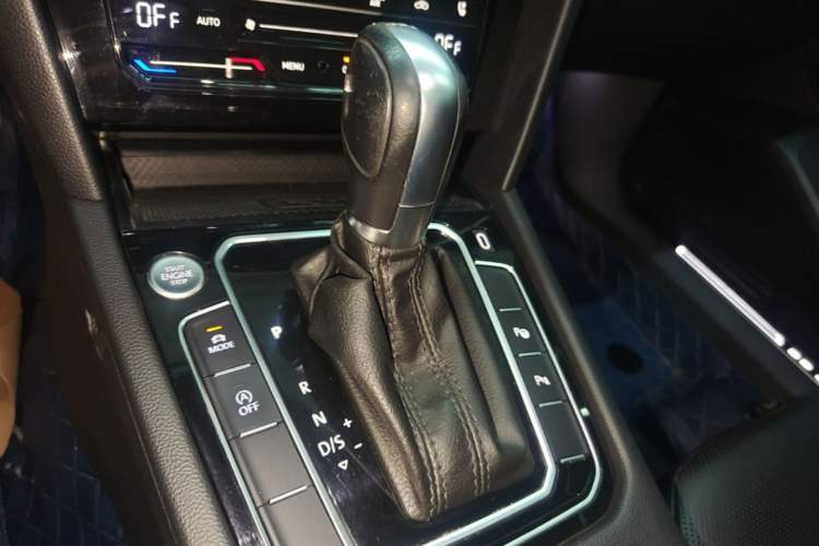Used Volkswagen FAW-Volkswagen CC 2021 380TSI Striking Edition Gear Lever