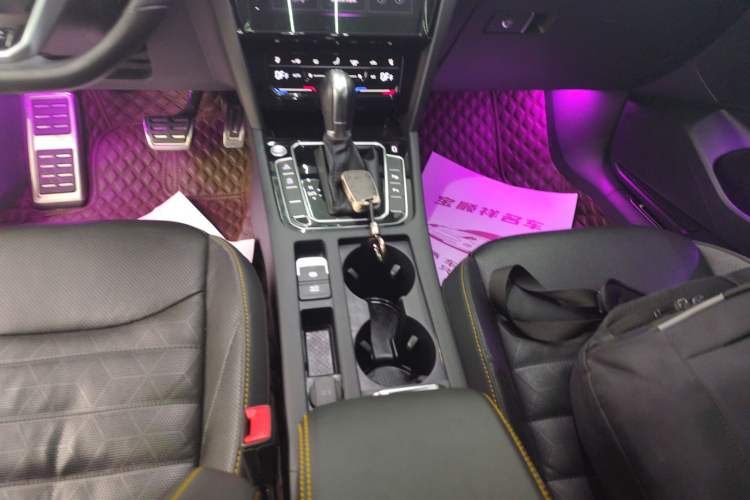 Used Volkswagen FAW-Volkswagen CC 2021 380TSI Striking Edition Gear Lever