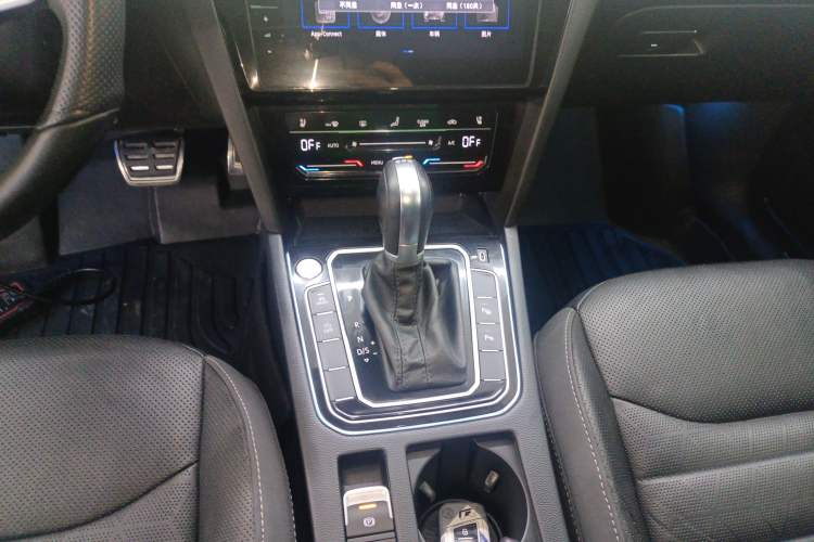 Used Volkswagen FAW-Volkswagen CC 2021 380TSI Striking Edition Gear Lever