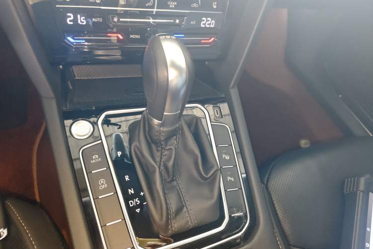 Used Volkswagen FAW-Volkswagen CC 2021 380TSI Striking Edition Gear Lever