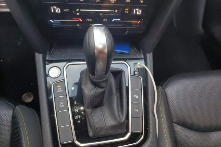 Used Volkswagen FAW-Volkswagen CC 2021 330TSI Launch Edition Gear Lever