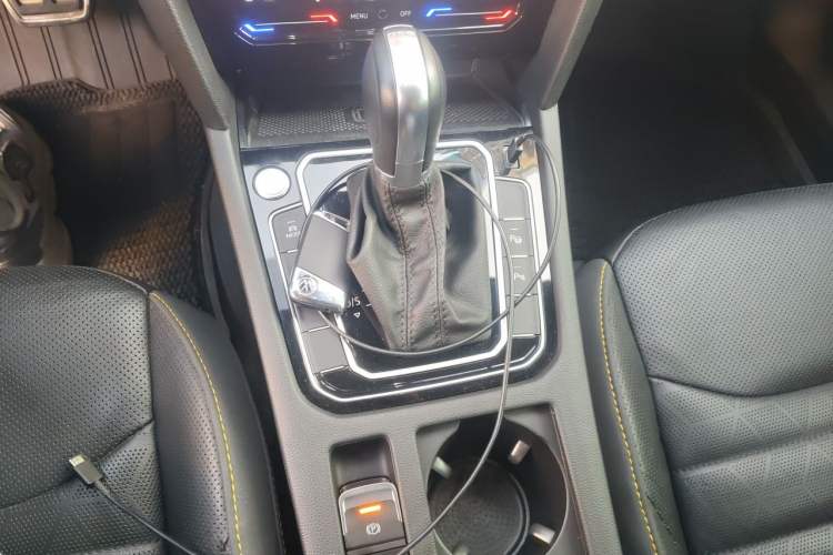 Used Volkswagen FAW-Volkswagen CC 2021 380TSI Striking Edition Gear Lever