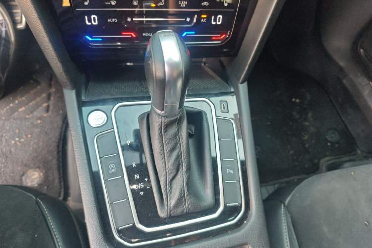 Used Volkswagen FAW-Volkswagen CC 2021 330TSI Ignite Edition Gear Lever