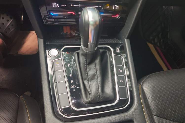 Used Volkswagen FAW-Volkswagen CC 2021 380TSI Striking Edition Gear Lever