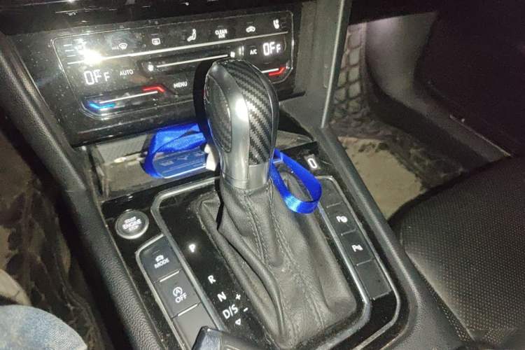 Used Volkswagen FAW-Volkswagen CC 2021 380TSI Striking Edition Gear Lever