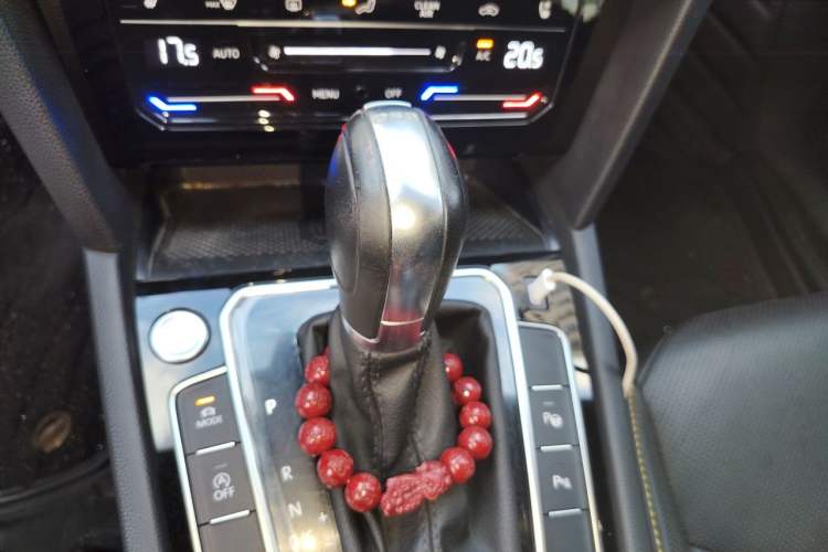 Used Volkswagen FAW-Volkswagen CC 2021 380TSI Striking Edition Gear Lever