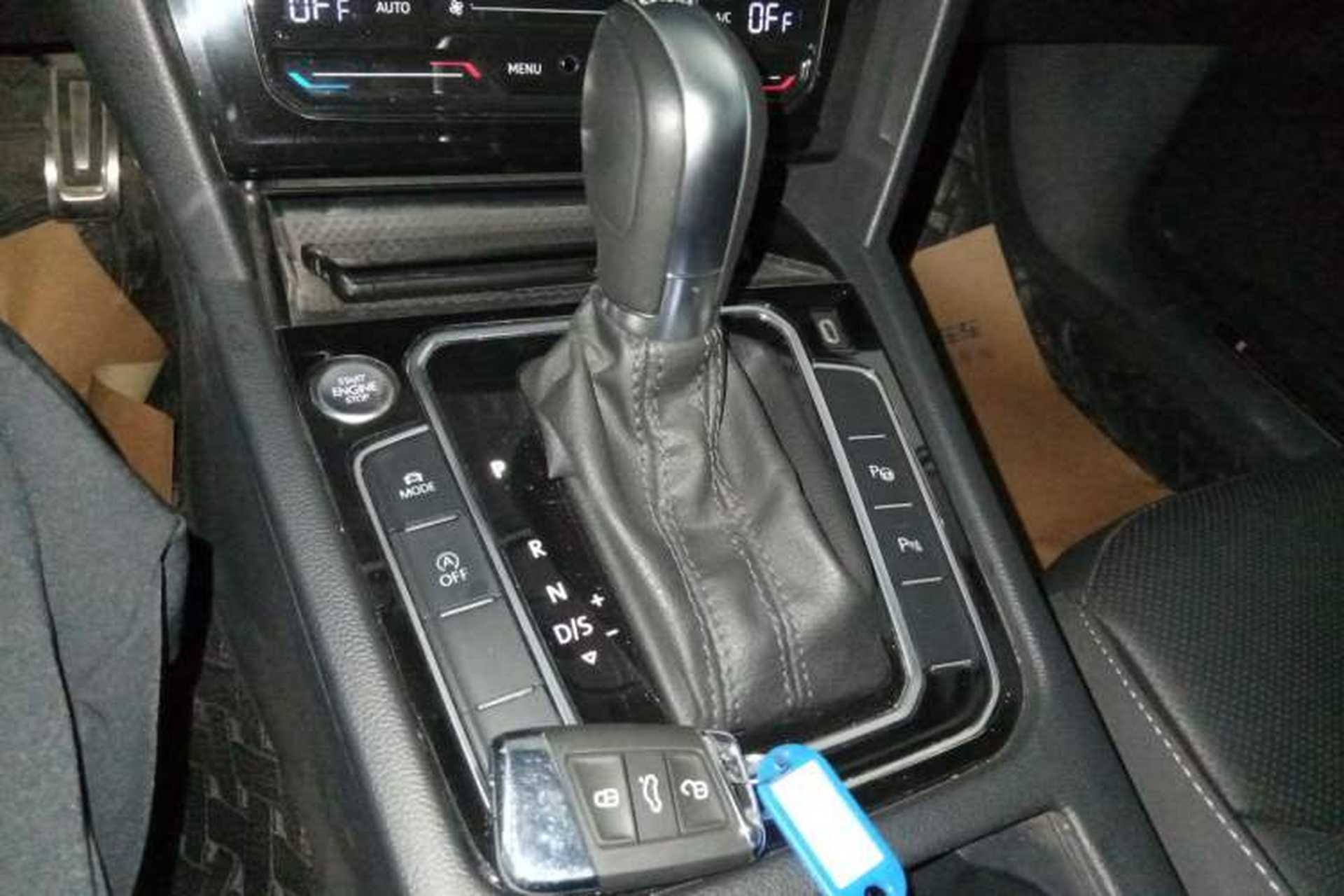 Used Volkswagen FAW-Volkswagen CC 2021 380TSI Striking Edition Gear Lever