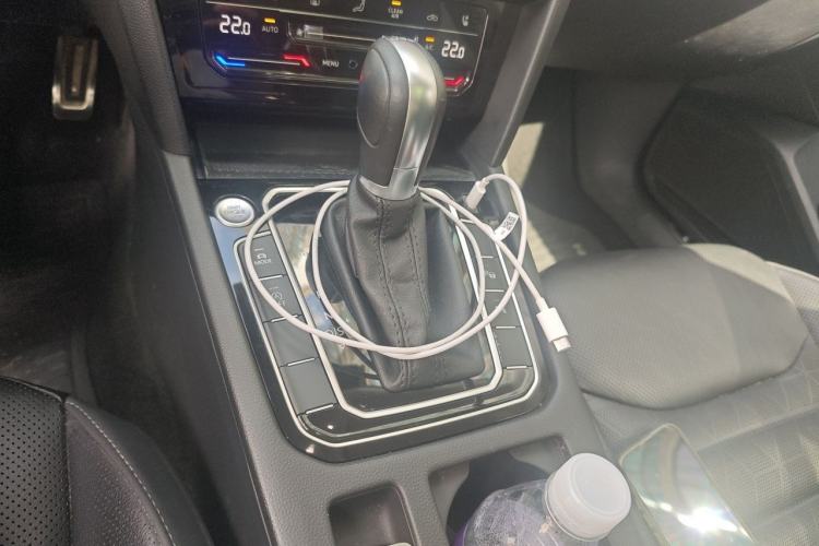 Used Volkswagen FAW-Volkswagen CC 2021 Estate Car 380TSI Vizion Edition Gear Lever