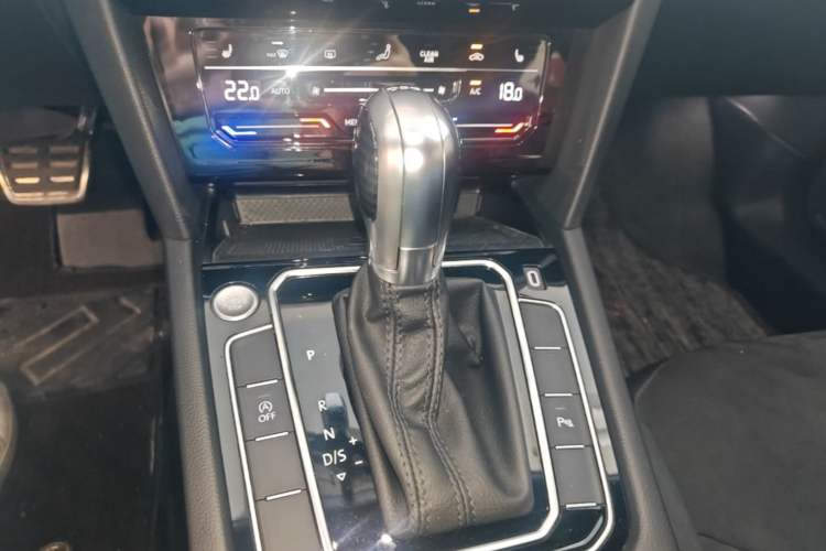 Used Volkswagen FAW-Volkswagen CC 2021 330TSI Ignite Edition Gear Lever