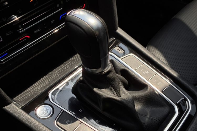 Used Volkswagen FAW-Volkswagen CC 2021 380TSI Striking Edition Gear Lever