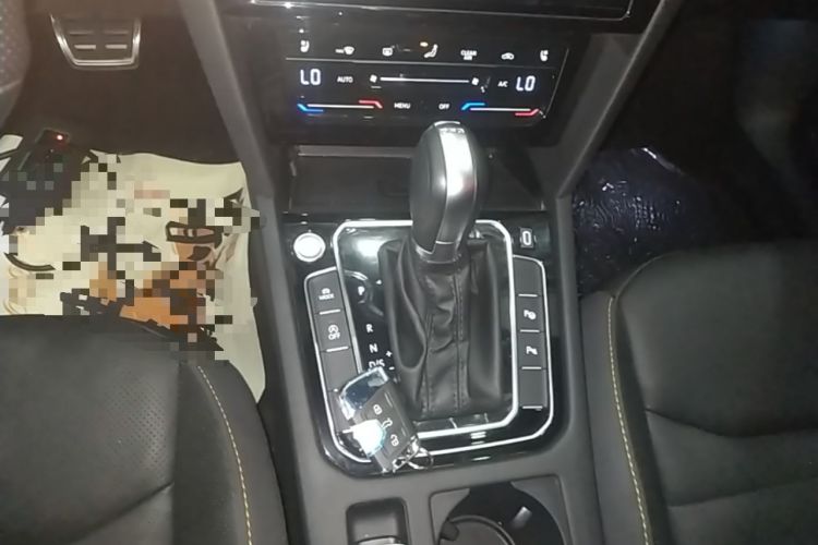 Used Volkswagen FAW-Volkswagen CC 2021 380TSI Striking Edition Gear Lever