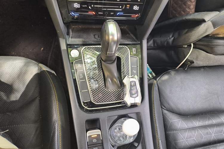 Used Volkswagen FAW-Volkswagen CC 2021 380TSI Striking Edition 30th Anniversary Model Gear Lever
