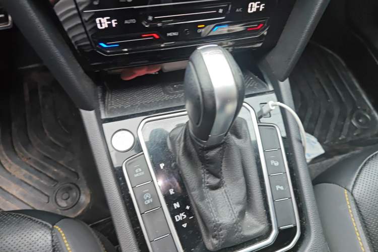 Used Volkswagen FAW-Volkswagen CC 2021 380TSI Striking Edition Gear Lever