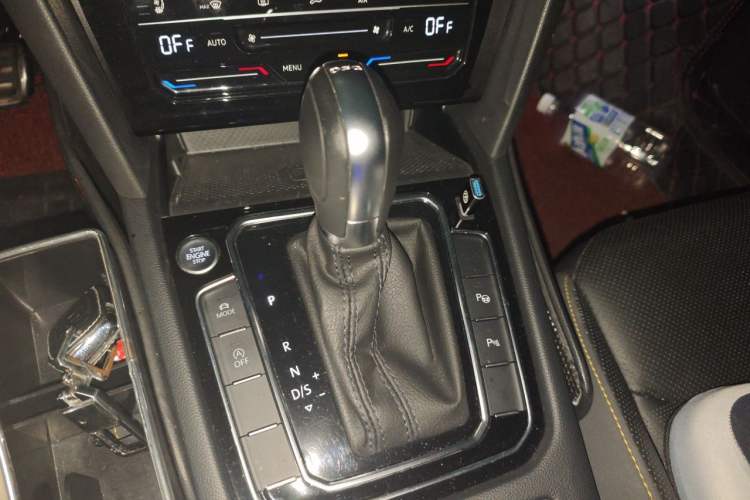 Used Volkswagen FAW-Volkswagen CC 2021 330TSI Launch Edition Gear Lever