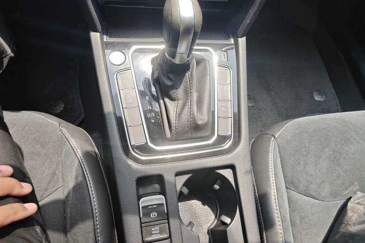 Used Volkswagen FAW-Volkswagen CC 2021 Estate Car 330TSI Hunter Vision Edition Gear Lever
