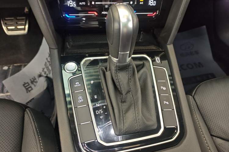 Used Volkswagen FAW-Volkswagen CC 2021 380TSI Striking Edition Gear Lever