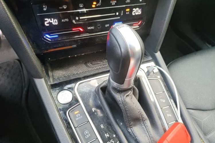Used Volkswagen FAW-Volkswagen CC 2021 380TSI Striking Edition Gear Lever