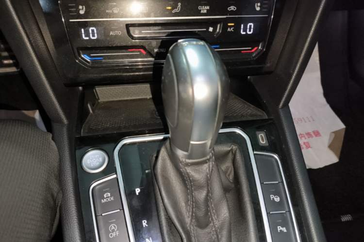 Used Volkswagen FAW-Volkswagen CC 2021 380TSI Striking Edition Gear Lever