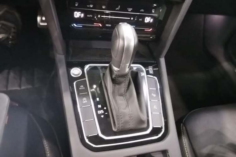 Used Volkswagen FAW-Volkswagen CC 2021 380TSI Brilliant Edition Gear Lever