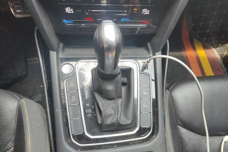 Used Volkswagen FAW-Volkswagen CC 2021 380TSI Striking Edition Gear Lever