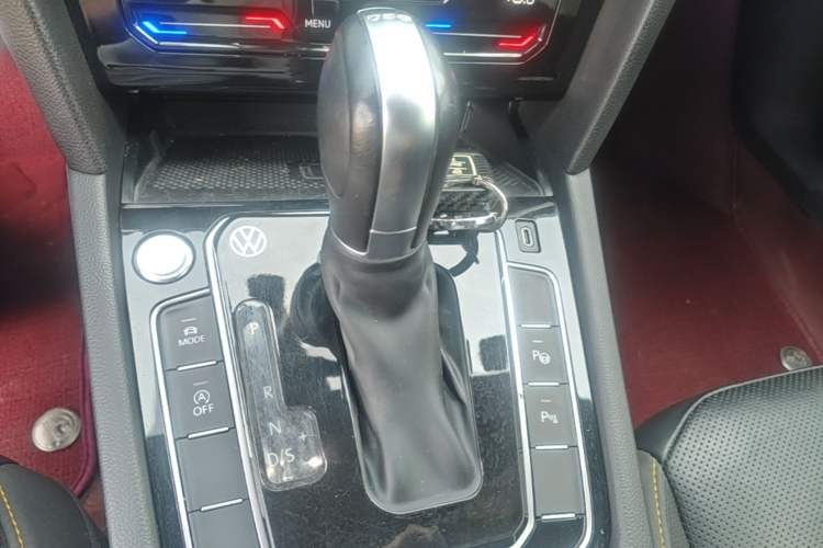 Used Volkswagen FAW-Volkswagen CC 2021 380TSI Striking Edition Gear Lever
