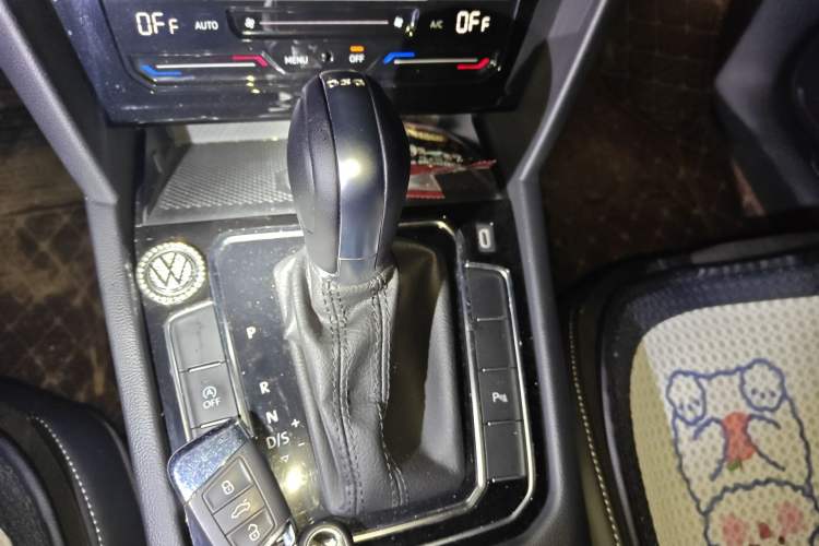 Used Volkswagen FAW-Volkswagen CC 2021 330TSI Ignite Edition Gear Lever