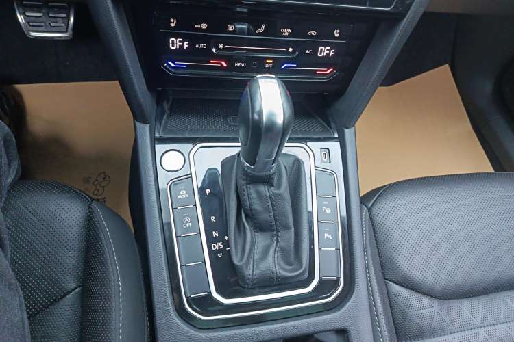 Used Volkswagen FAW-Volkswagen CC 2021 Estate Car 380TSI Vizion Edition Gear Lever