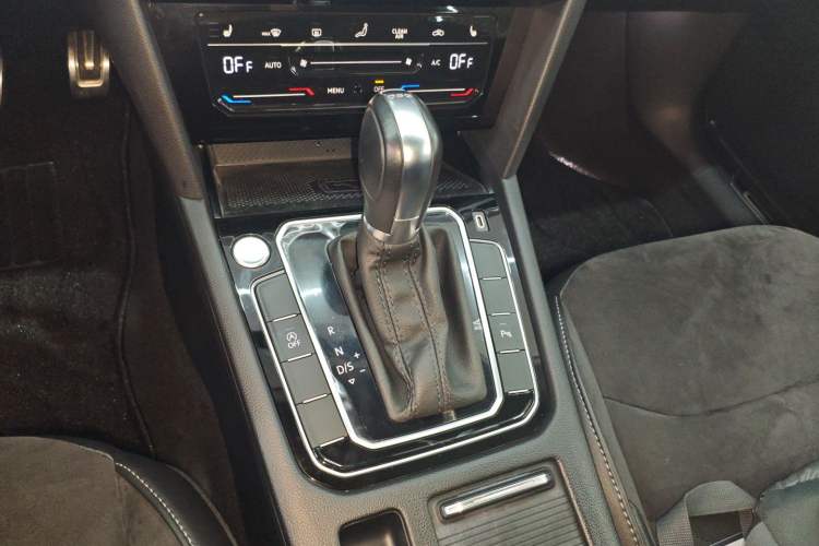 Used Volkswagen FAW-Volkswagen CC 2021 Estate Car 330TSI Hunter Vision Edition Gear Lever