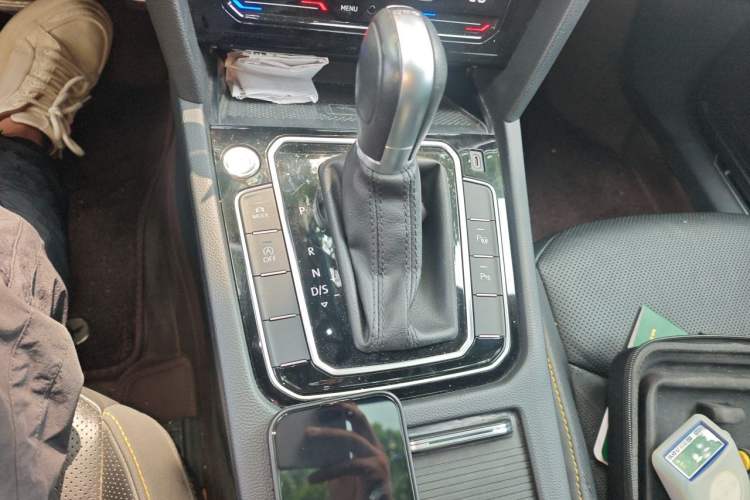 Used Volkswagen FAW-Volkswagen CC 2021 380TSI Striking Edition Gear Lever