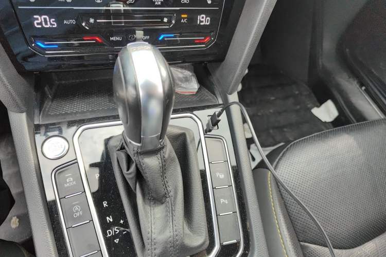 Used Volkswagen FAW-Volkswagen CC 2021 380TSI Striking Edition Gear Lever